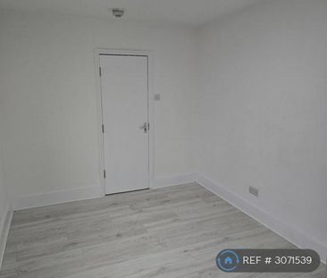 Studio to rent - Photo 6