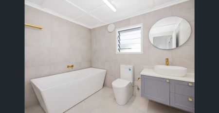 FULLY RENOVATED HIGHSET CLASSIC QUEENSLANDER - Photo 5