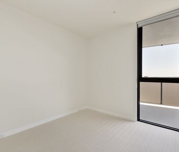 Spacious 2 Bedroom Apartment in an excellent location! - Photo 2