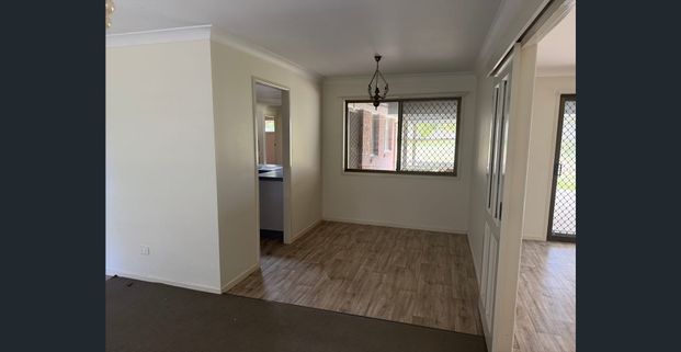 Quiet street in Rosewood - Photo 1