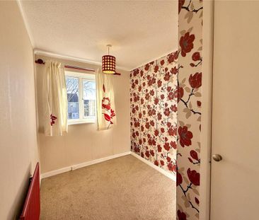 3 bedroom semi-detached house to rent - Photo 6