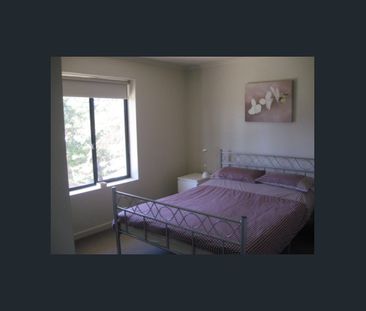 FURNISHED on BROADWAY! - Photo 5