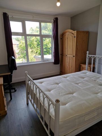 7 bedroom townhouse to rent - Photo 4