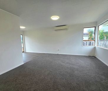 Freshly Renovated 3 Bedroom Home - Photo 1