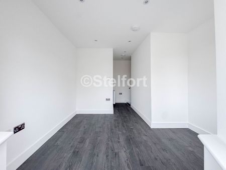 Leytonstone Road, E15, London - Photo 5