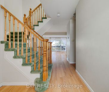 Townhouse For Lease | X8114028 - Photo 2