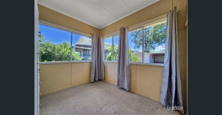 Spacious Family Home in South Toowoomba - Photo 3