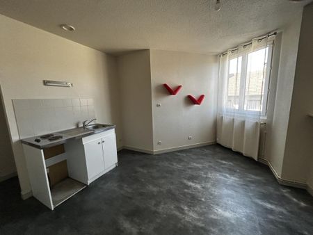 Location Appartement 2 pièces 59m² LE CREUSOT 71200 - Photo 5