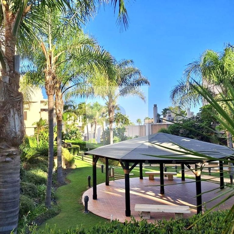 3 bedroom luxury Flat for rent in Estepona, Spain - Photo 1