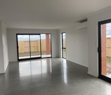 Spacious luxury living - Photo 2