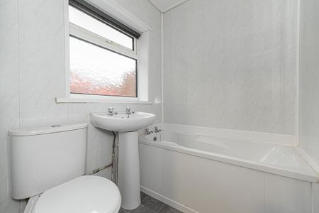 2 bedroom ground floor flat to rent - Photo 4