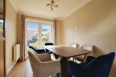 Joyners Field, CM18, Harlow - Photo 2