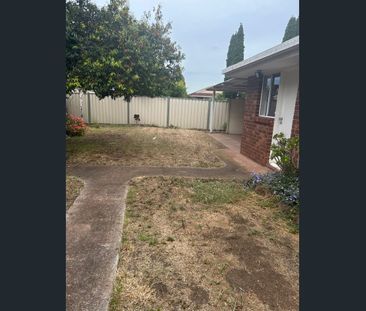 8 Phalaris Court, Delahey, Vic 3037 - Photo 5