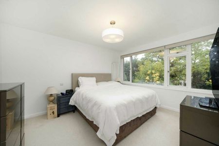 Holdenhurst Avenue, North Finchley, N12 - Photo 3