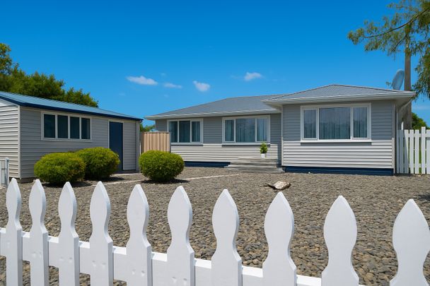 Kauri Street, Havelock North - Photo 1