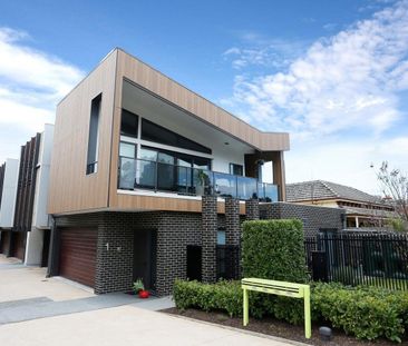 Modern Comfort and Convenience in Moonee Ponds - Photo 3