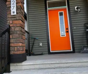 Main Floor Rental – 1427 Keswick SW, Edmonton | 1427 Keswick Drive ... - Photo 1