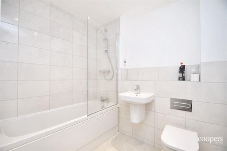 Colnebank Drive, Watford, WD18 - Photo 5