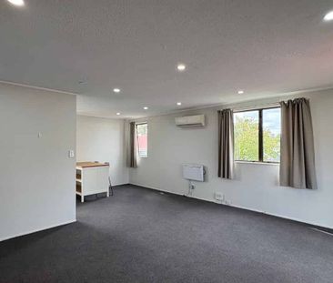 3 Bedroom Home in Melville – Fully Fenced, Next to Park - Photo 4