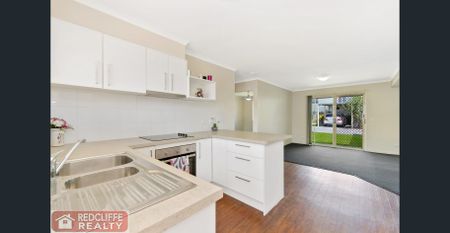 Low set villa in a gated complex - Photo 2