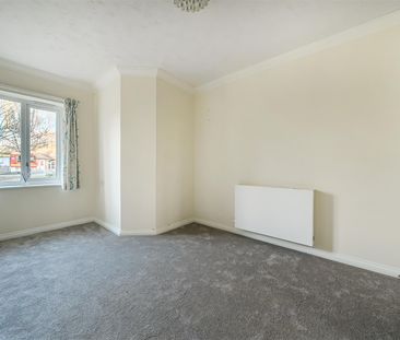 William Lodge, Malmesbury - Photo 4