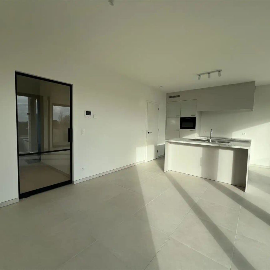 NIEUW APPT MET 2 SLPKS EN AUTOSTAANPL. - Photo 1