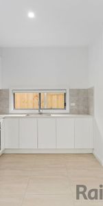 Modern & Low-Maintenance Granny Flat in Gledswood Hills - Photo 3