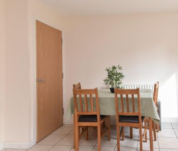 4 bedroom semi-detached house to rent - Photo 4