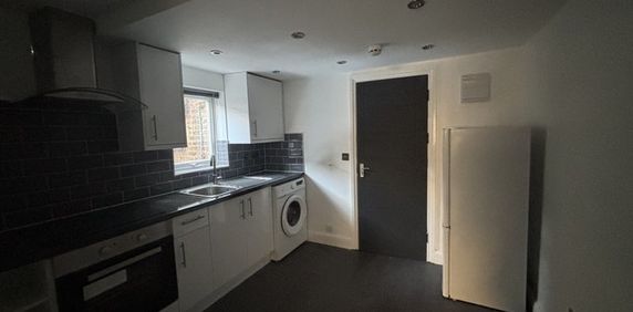 1 Bed Flat, High Road, NW10 - Photo 2