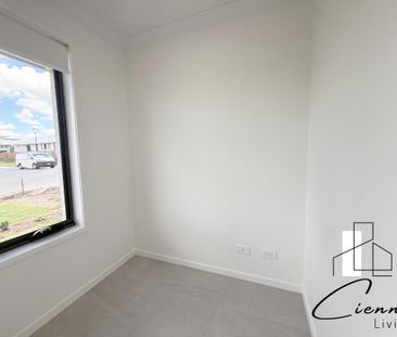 9 Provence Place, Greenbank QLD 4124 - House For Rent | Domain - Photo 4