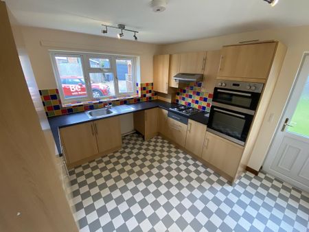 2 bedroom detached bungalow to rent - Photo 4