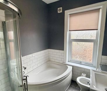 4 bedroom House To Let - Photo 5