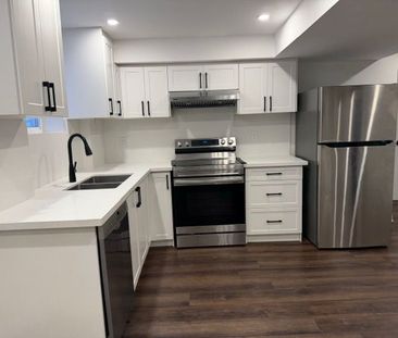 For Lease - 2330 Credit Valley Road Unit# LEGAL BASEMENT APARTMENT,... - Photo 4