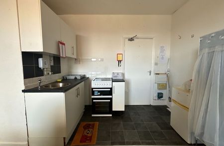 Flat 4, 7 Cromwell Terrace, Scarborough - Photo 5