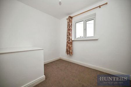 3 bedroom semi-detached house to rent - Photo 4