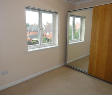 Wickham Crescent, Chelmsford, CM1 - Photo 2