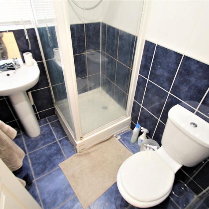 5 bedroom semi-detached house to rent - Photo 1