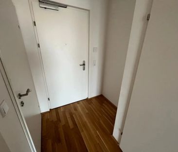 Helle 3-Zimmer-Wohnung mit schönem Ausblick - Geräumiges Wohnzimmer - Foto 4