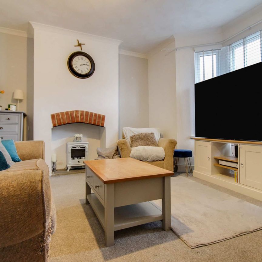 Grosvenor Road, Swindon, Swindon, SN1 - Photo 1