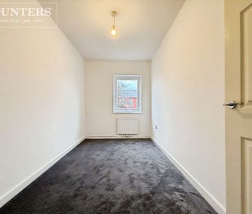 2 bedroom Flat To Let - Photo 5