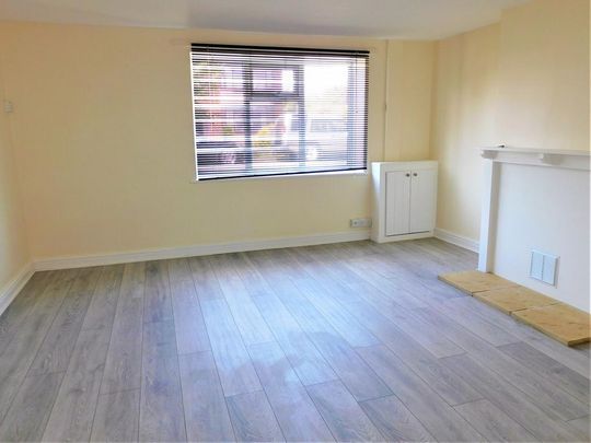 2 bedroom cottage to rent - Photo 1