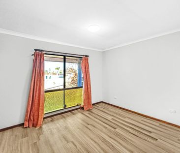 3X1 IN SOUGHT AFTER EATON - Photo 1