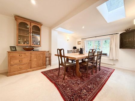 3 bedroom semi-detached house to rent - Photo 4