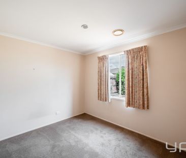 Large Family Home! - Photo 2