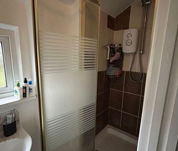 20 Derry Avenue - Photo 2