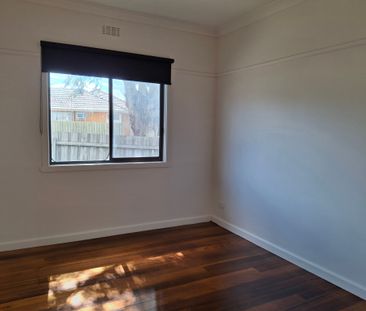 Family home is in one of Geelong's most sought after locations. - Photo 3