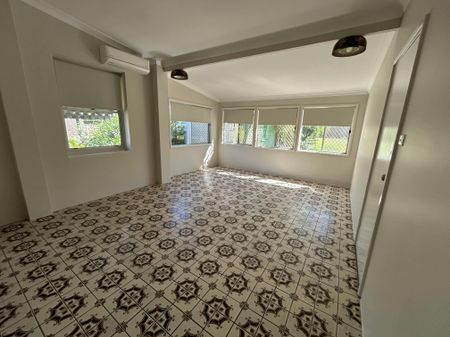 CHARMING THREE BEDROOM IN EAST - Photo 2