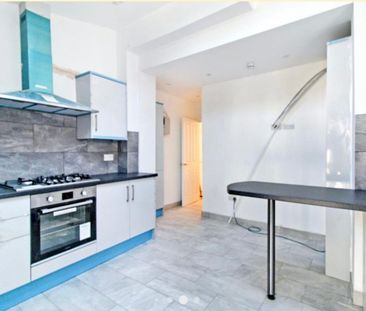 Room in a Shared House, Saxon Drive, W3 - Photo 2