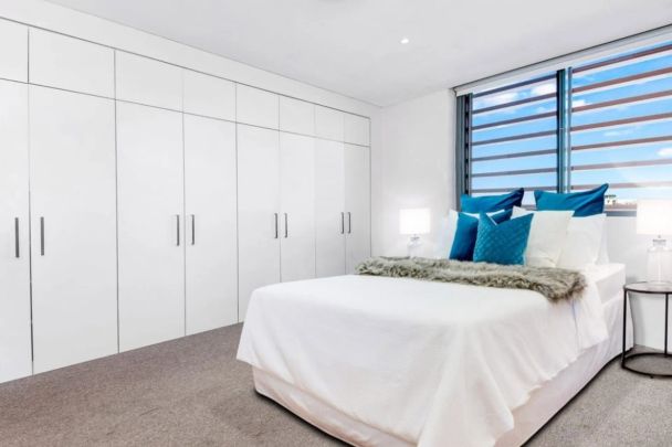 ULTRA MODERN APARTMENT - Photo 1