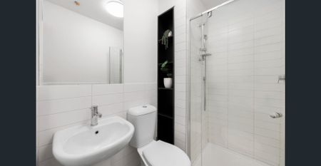 Fully Furnished Apartment with Rare Spacious Courtyard - Photo 4